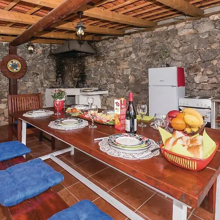 Feriehus Four-bedroom Holiday In Bilice