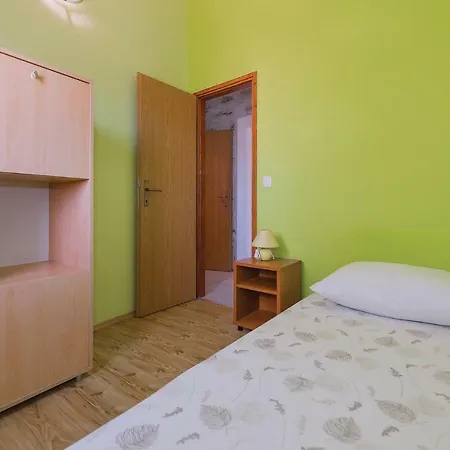 Four-bedroom Holiday In Bilice